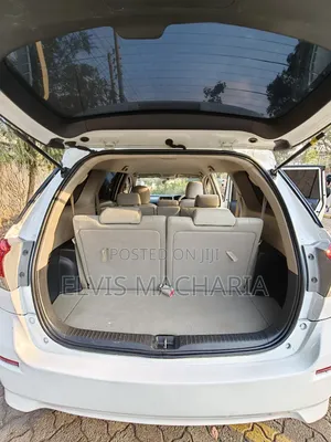 Toyota Wish 2011 Nyeupe