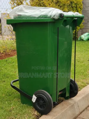 100L Mobile Garbage Bin with Foot Pedal