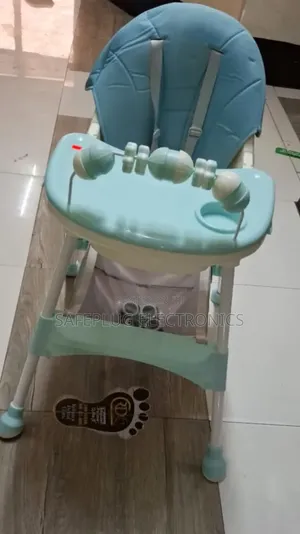 Baby Feeding Chair with Detachable Tray & Safety Belt