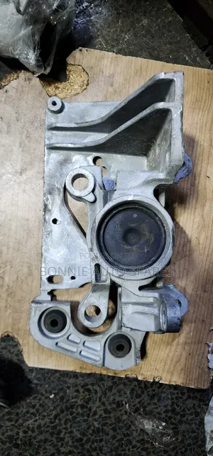 Nissan Serena C26 2010-2014 Mlima wa Gearbox