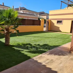 Sakafu ya Nyasi Bandia Imara kwa Urembo wa Nje