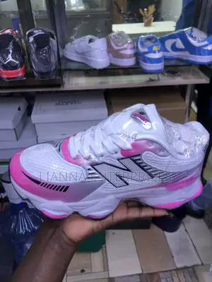 New Balance 2002R Sneakers - White/Pink