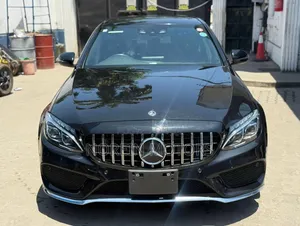 Mercedes-Benz C200 2019 Nyeusi