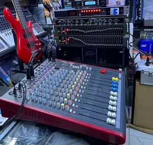 Kompleti ya Pro Sound System - Peavey CS4000 Allen Heath