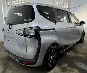 Toyota Sienta 1.5 FWD 2020 Nyeupe