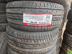 Tairi ya Double King 245/45R18