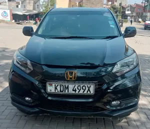 Honda Vezel 2017 Nyeusi