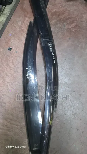 Toyota Premio Wind Breaker