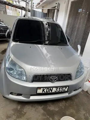 Toyota Rush 2016 Nyeusi