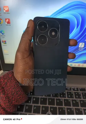 Tecno Spark 20 128GB Nyeusi