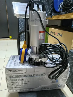Freevel 0.5HP Submersible Water Pump
