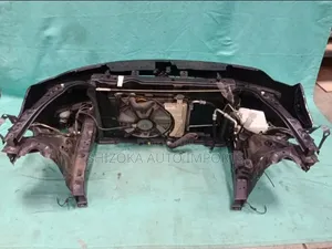 Nosecut Toyota Spade NCP141 (2014)