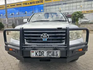 Toyota Land Cruiser 4.5 V8 TD STD 2009 Nyeupe