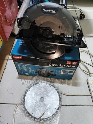 9" Makita Electric Circular Saw (2000W)