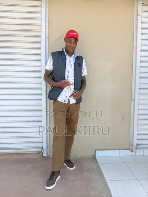 Plumber Mwenye Ujuzi wa Ufungaji na Matengenezo