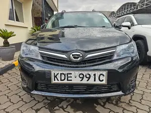Toyota Corolla Fielder 2013 Nyeusi