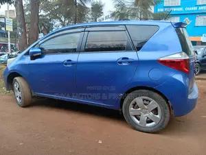 Toyota Ractis 2011 Bluu