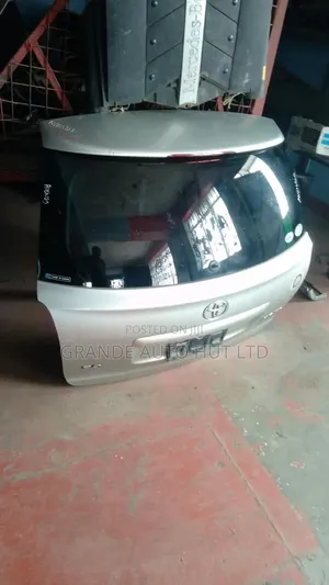 Toyota Avensis Boot/Tailgate (Used)
