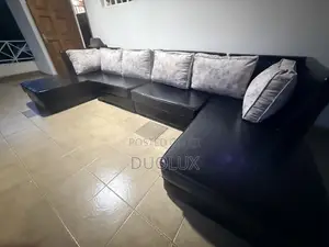 Set ya Sofa ya Ngozi Nyeusi Iliyotumika
