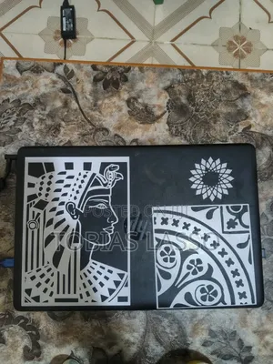 Stika na Decals za Vinyl Zilizobinafsishwa