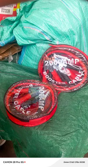 2000 Amp Jumper Cables with Red+/Black- Insulated Clamps