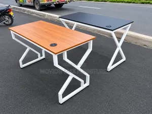 Boss Office Products Meza ya Ofisi ya Metal Stand