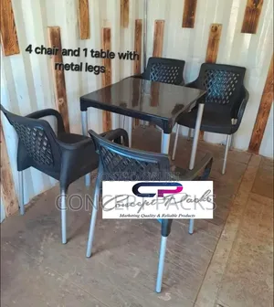 Seti Mpya ya Meza na Viti 4 Nyeusi