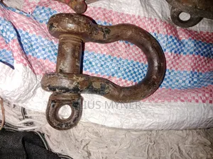 Heavy-Duty Swivel Hook Snatch Block & Forged Bow Shackle