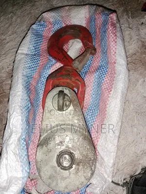 Heavy-Duty Swivel Hook Snatch Block & Forged Bow Shackle