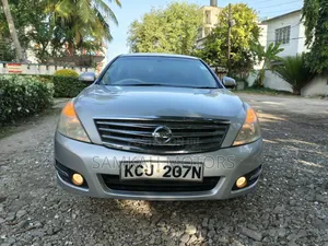 Nissan Teana 2011 Nyeupe