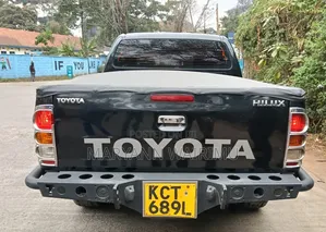 Toyota Hilux Double Cabin 2011