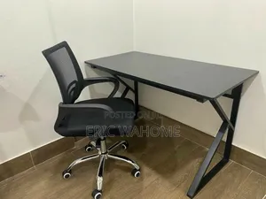 Boss Office Products Executive Desk - Brand New