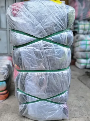 Bale ya Jaketi za Anorak za Watu Wazima kutoka UK (Takriban 50pcs)