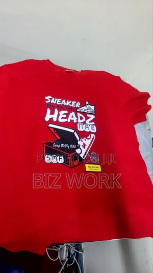 Uchapishaji wa T-shati za Premium Round Neck