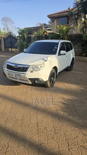 Subaru Forester 2012 Nyeupe