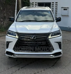 Lexus LX 570 2021 White
