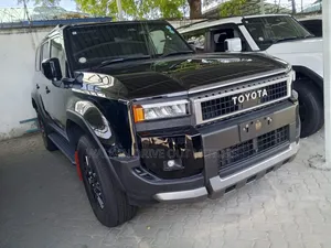 Toyota Land Cruiser Prado 2025 Mpya Nyeusi