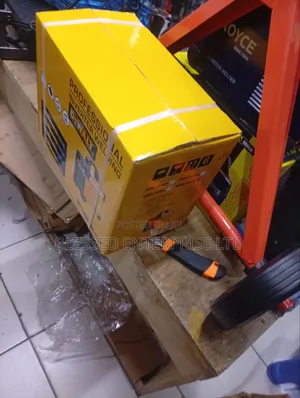 Brand New DeWalt 500A Hybrid Inverter Welding Machine