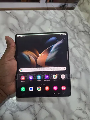 Samsung Galaxy Z Fold4 256GB Black (Used, Cracked Screen)