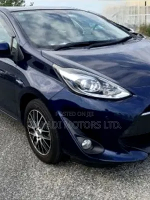 Toyota Aqua Hybrid 2019 Blue