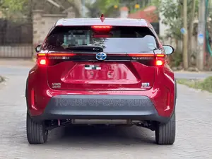 2021 Toyota Yaris Cross Hybrid Nyekundu