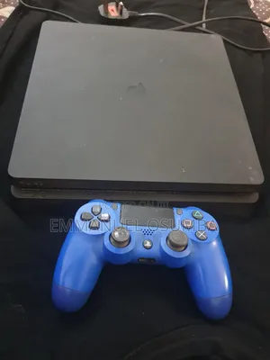 PlayStation 4 (PS4) Console
