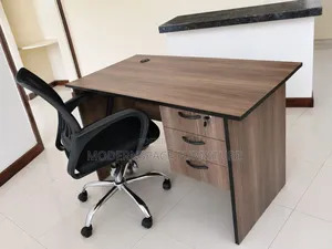Boss Office Products Jedwali la Ofisi na Kiti cha Mesh