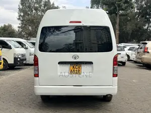 Toyota HiAce 2019 Basi la Viti 16