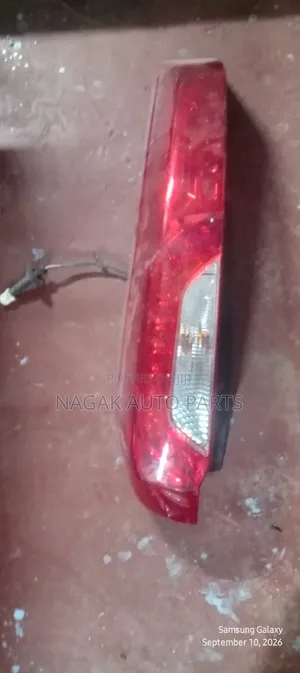 Nissan X-Trail NT31 Tail Light - Used
