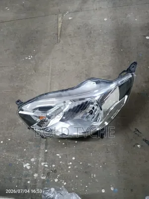 Mwangaza wa Mbele wa Nissan Dayz Roox (Uliorekebishwa)