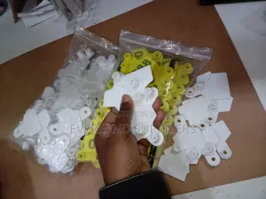 100 Vipande vya Lebo za Masikio Zenye Namba - Mpya Kabisa