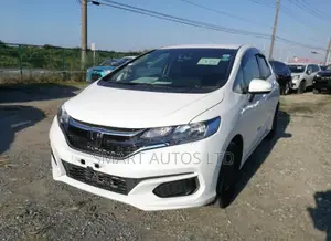 Honda Fit Hybrid 2018 Pearl