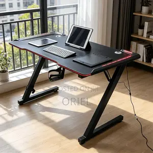 Modern LED Gaming Desk - Nyeusi