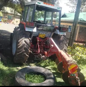 International 684 Tractor